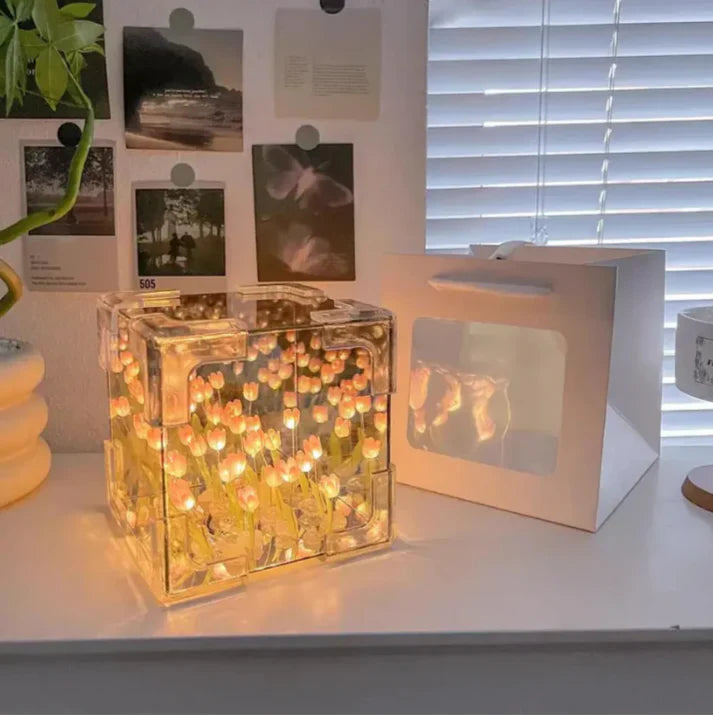 Tulip Cube Mirror Lamp